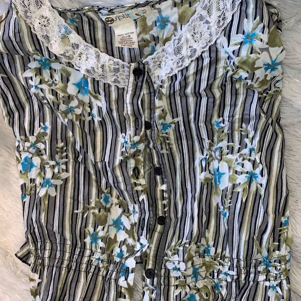 Sale item! 3/$20🕺🏻 Split tank top xs
